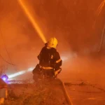 Після ранкового удару по Одещині спалахнула масштабна пожежа — чим дихають одесити