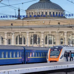 Попередження про небезпеку: на Одещині приміський потяг затримали понад три години