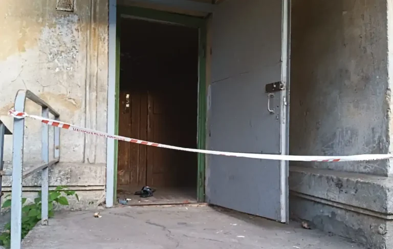 У парадній будинку в Одесі знайшли тіло вбитої підприємниці