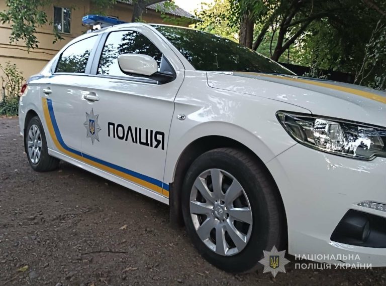 В одеській багатоповерхівці виявили тіло жінки із слідами крові — що відомо