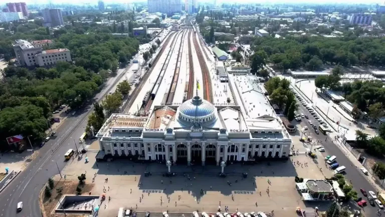 Укрзалізниця виставляє в оренду приміщення на вокзалі Одеса-Головна