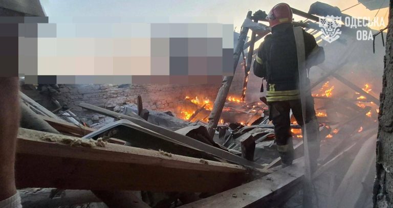 10 жовтня в Одесі прогриміли вибухи: російські сили поцілили в адміністративну будівлю, пошкоджено автівки — ОНОВЛЮЄТЬСЯ