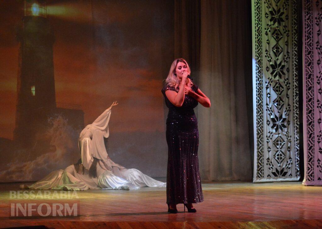 Від артефактів із фронту до концертної сцени: у Білгороді-Дністровському вшанували захисників та захисниць