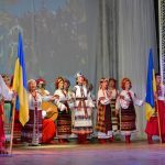 У Білгороді-Дністровському віддали шану захисникам і захисницям, об’єднавши фронтові артефакти та концертну програму