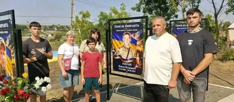 У громадах Болградщини урочисто відкрили Алеї Слави в пам’ять про полеглих Героїв — фото