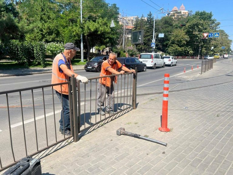 В Одесі завершили масштабні роботи з підвищення безпеки на дорогах і біля шкіл на 11 локаціях
