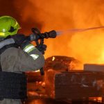 Більше півсотні рятувальників гасили значну пожежу, спричинену ворожим обстрілом на підприємстві в Одесі