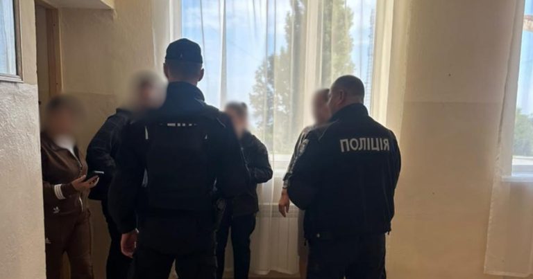 В Ізмаїльському районі 18-річний хлопець у ліцеї вийняв пістолет і направив його на учня восьмого класу