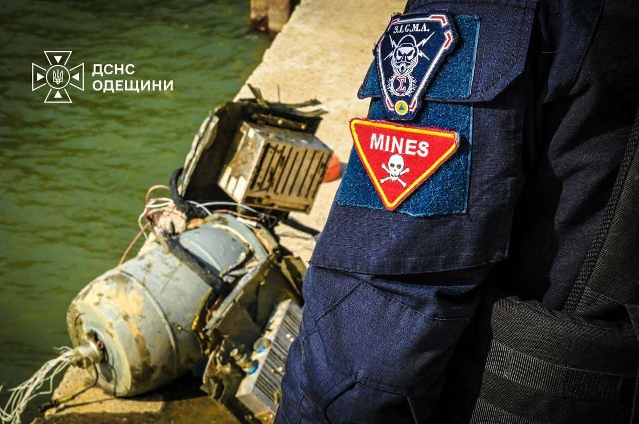Водолази Одещини підняли з Дунаю бойову частину дрона «Шахед» — подробиці