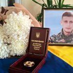 У Ренійській громаді сім’ї загиблого військового Маргази Романа вручено нагороду від Міноборони