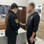 В Одесі працівнику пошти оголосили підозру у привласненні 450 тисяч гривень — подробиці