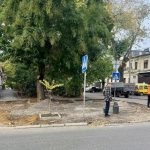 На вулиці Різовській у Приморському районі Одеси оновлюють тротуар — які роботи виконують