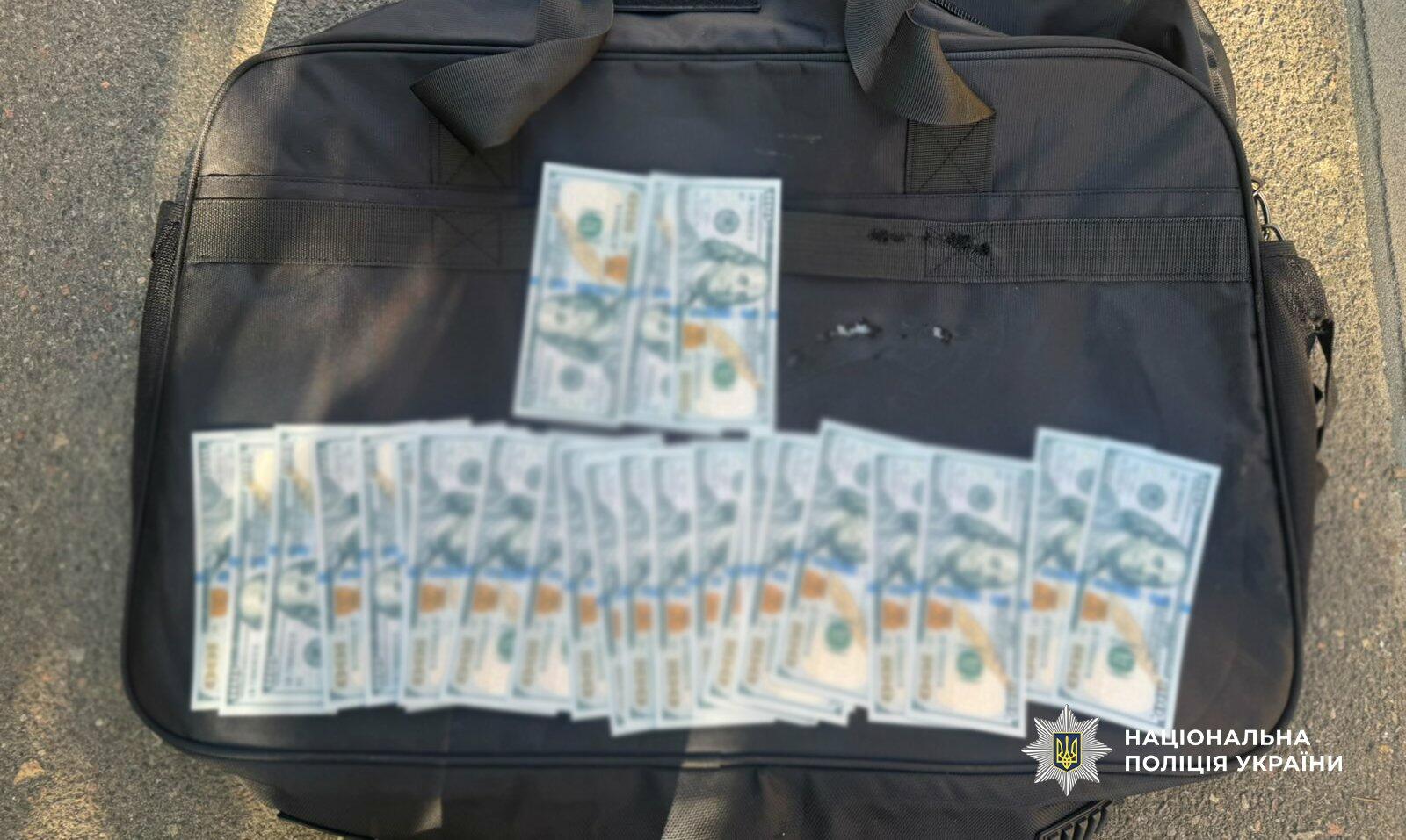 У вуличній торгівлі Одеси пропонували ручні боєприпаси, заряди для гранатомета та імпровізований вибуховий пристрій