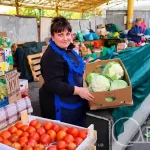 Одесити взялися за заквашування білокачанної капусти — на ринку Привоз оприлюднили вартість городини, плодів і м'ясних виробів