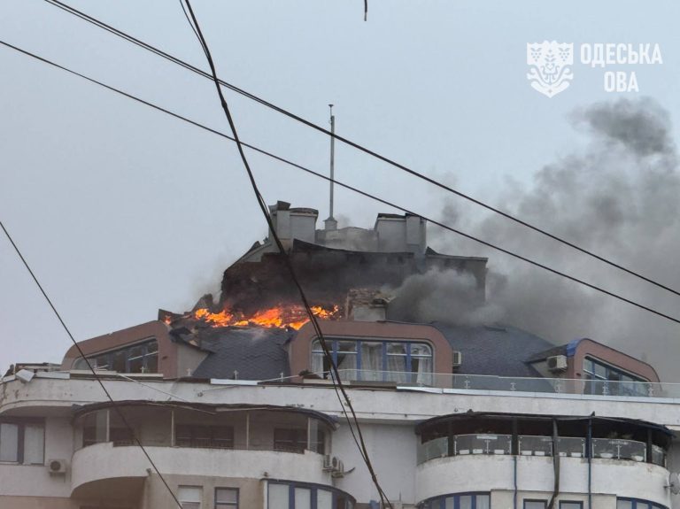 У Одесі в результаті обстрілу багатоквартирного будинку травмована 13-річна дитина
