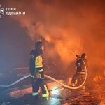 Під покровом темряви 20 жовтня в Одеській області російські війська поцілили в три компоненти енергомережі, через що тисячі домогосподарств залишилися без електропостачання — інформація уточнюється