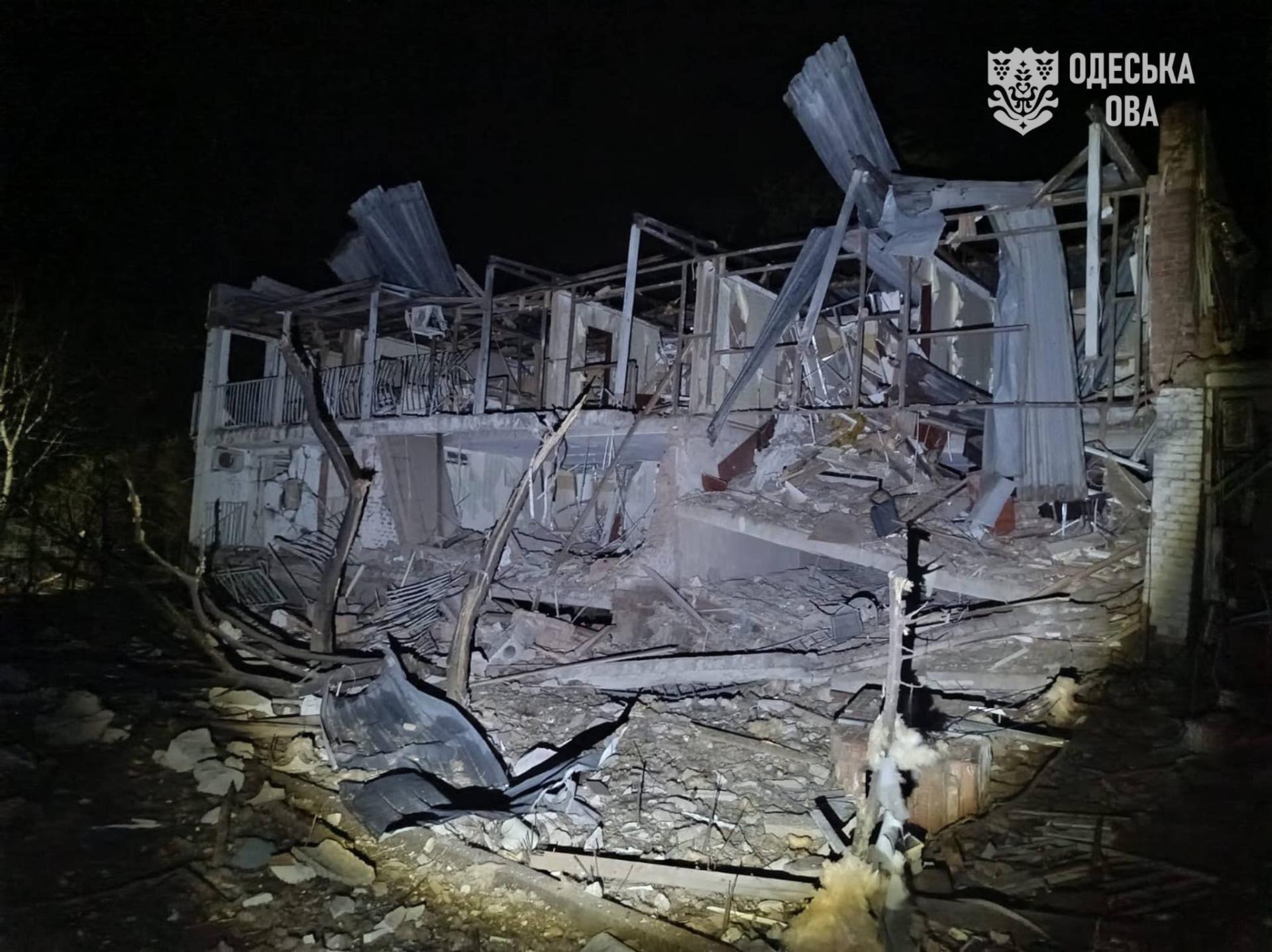 У південній частині Одеської області пролунали розриви й спалахнули загоряння після удару російських військ по потужностях ДТЕК і курортній території