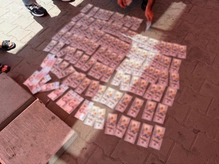 Колишнього посадовця мерії в Одесі скерували до суду в кримінальному провадженні про отримання грошей за невтручання в роботу торговельної точки