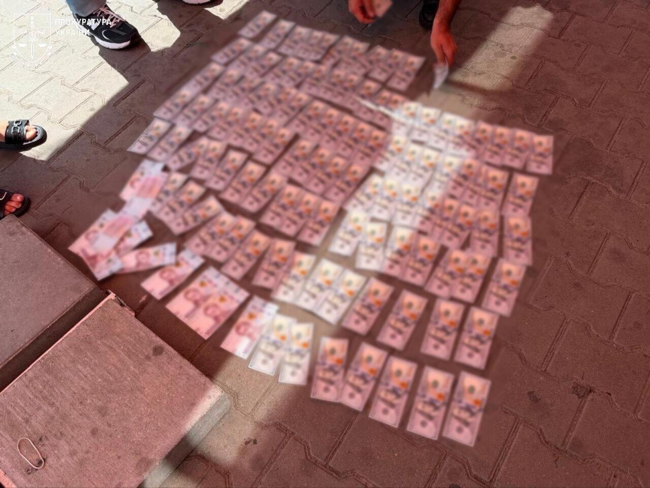 Колишнього посадовця мерії в Одесі скерували до суду в кримінальному провадженні про отримання грошей за невтручання в роботу торговельної точки