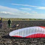 Українець, перелетівши кордон на параплані, звернувся за притулком і був затриманий у Молдові