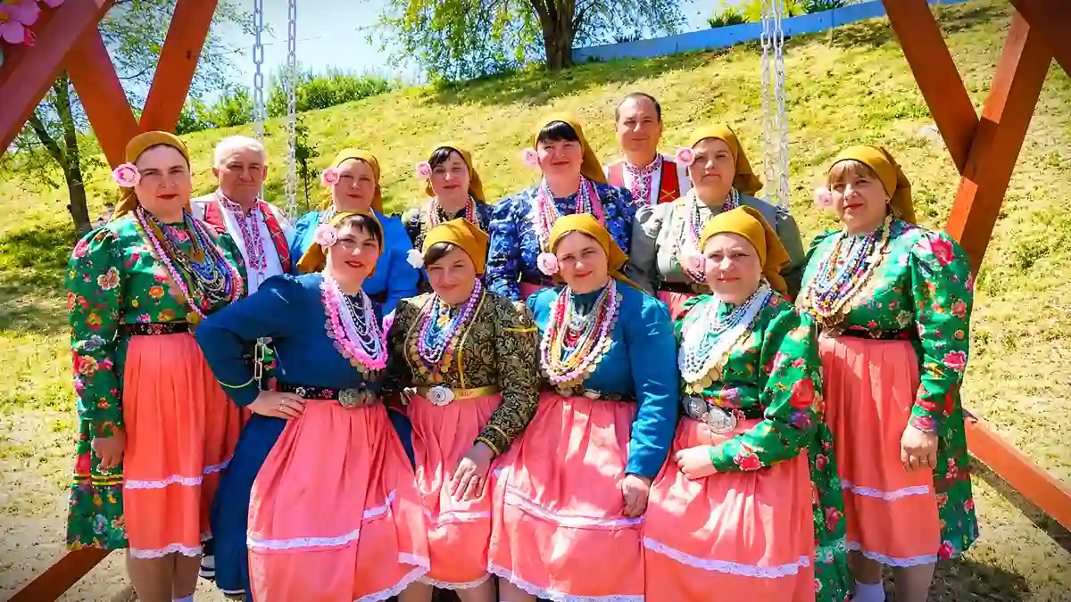 Фольклорні пляски на Буджаку плекають покоління від найменших до літніх жінок