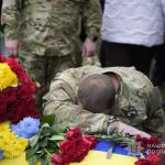 В Одеській області в останню путь провели 21-річного правоохоронця Дмитра Колондяка, якого привезли у труні
