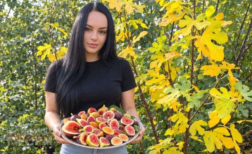 Колишня жителька житла в Ізмаїлі облаштувала незвичайний сад із фіговими деревами для зниження напруги