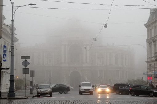 20 жовтня в Одесі щільна імла обмежуватиме видимість до світанку