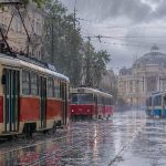 Через зливу в Одесі рейковий транспорт зупинився, а контактні автобуси обрали інші маршрути — який нині стан руху на електротязі