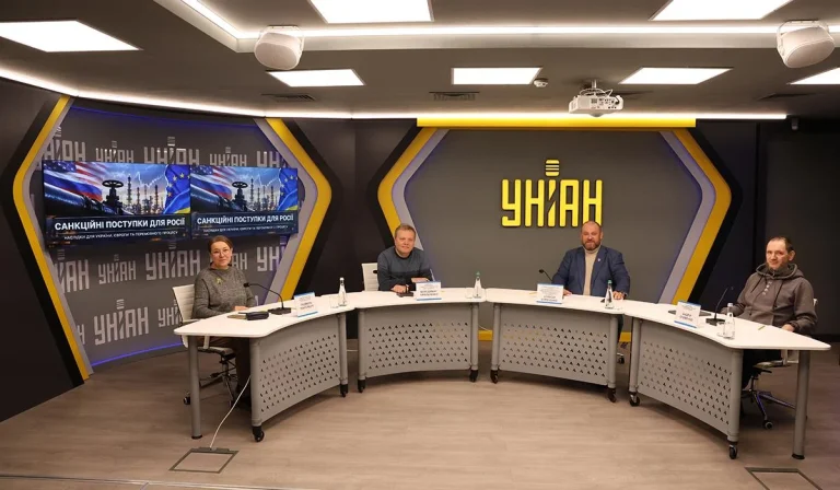 Фахівці розкрили причини, через які Зеленський знову наказав атаки на нафтові об’єкти Росії після пропозиції Трампа