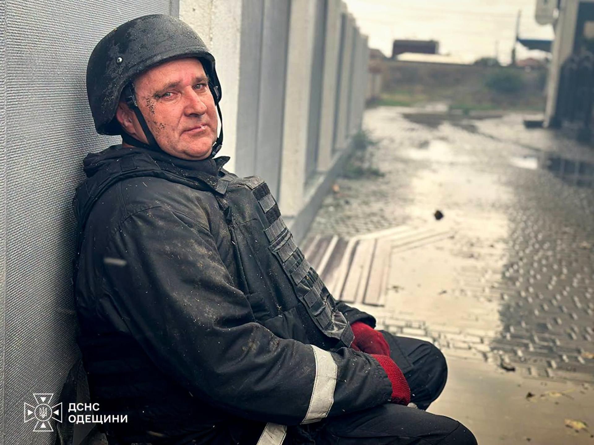 Фатальна дорожня пригода в Одесі: бригади порятунку були змушені вивільнити неповнолітнього зі зім'ятого легковика
