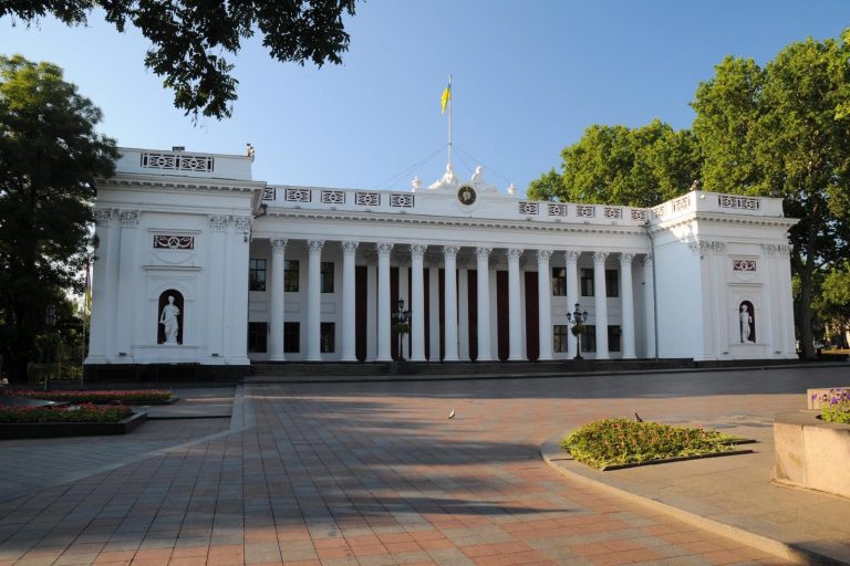 Конфлікт у міськраді та пункти для «Масок»: заходи відповідальності за порушення мовного законодавства на Одещині