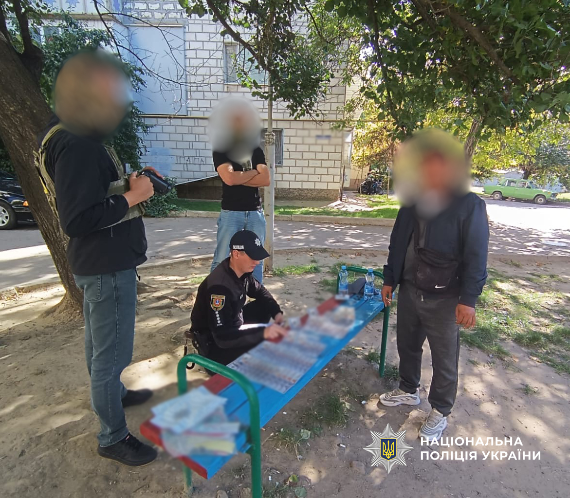На Одещині двоє чоловіків намагалися заробити на нелегальному переправленні військовозобов’язаних до Молдови