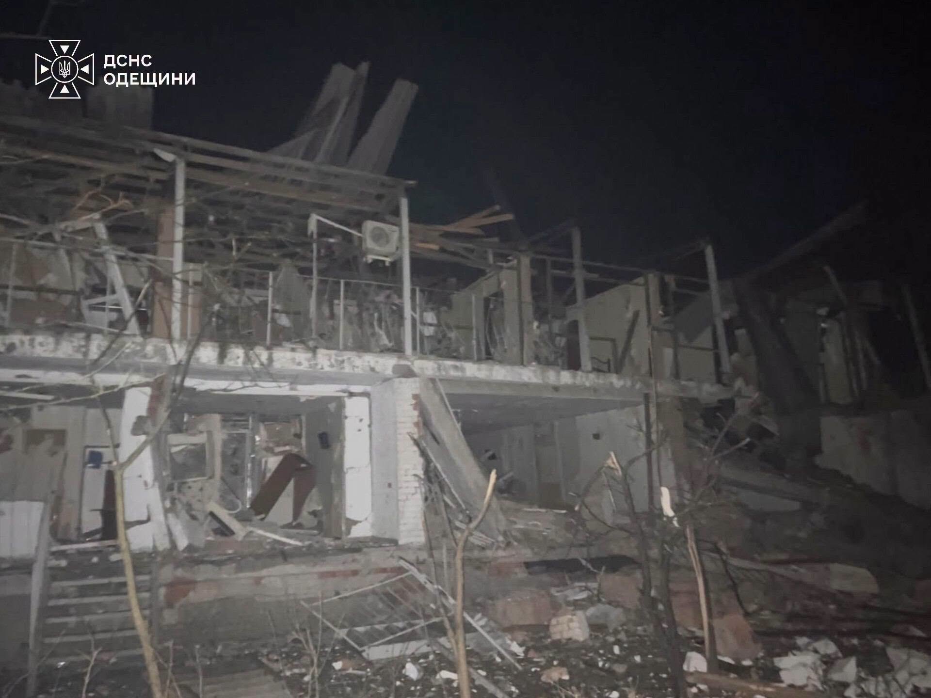 На Одещині усунули післядії ударів РФ: погашено загоряння та розчищено пошкоджені ділянки