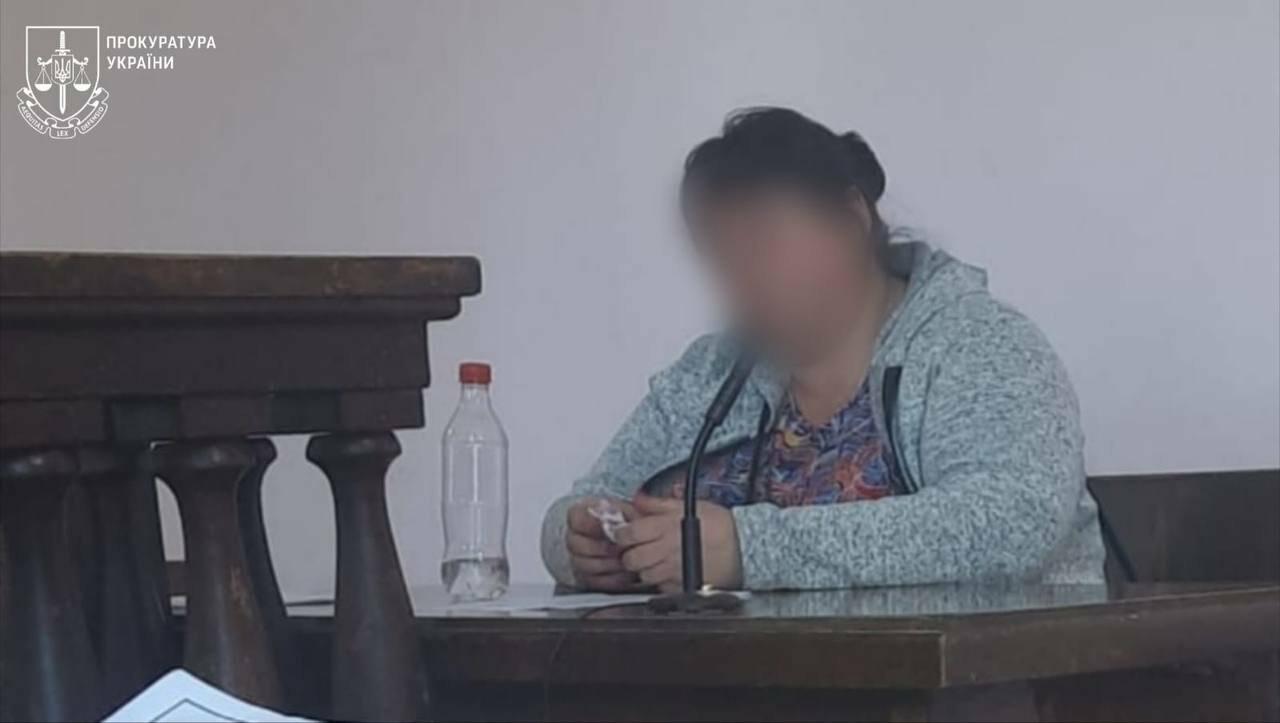 На Одещині викрили прийомну матір, яка катувала 7‑річного хлопчика — дитину ставили колінами на гречку і били