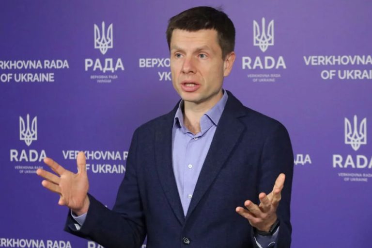 Нардепа з Одеси виключили з фракції “Європейська солідарність” через його заклики до поступок Росії