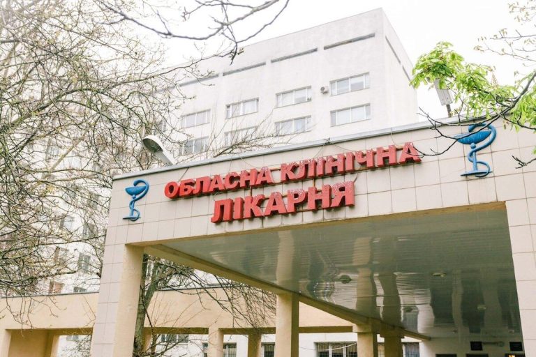 Не обмежуючись облаштуванням входів, в Одесі ініціюють заходи, щоб пункти продажу ліків і медичні установи стали зручнішими