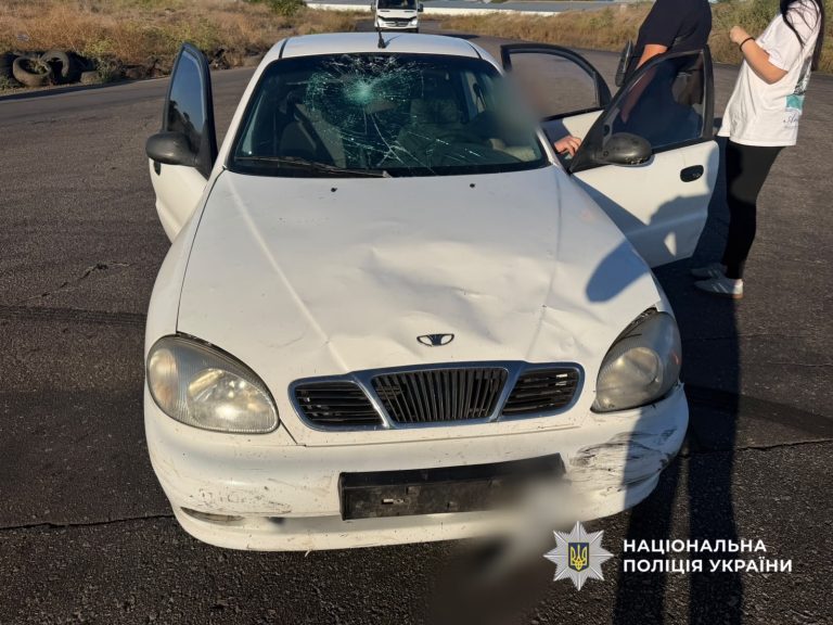 Поблизу Одеси 13-річний мопедист зіткнувся з авто: двоє дітей госпіталізовані