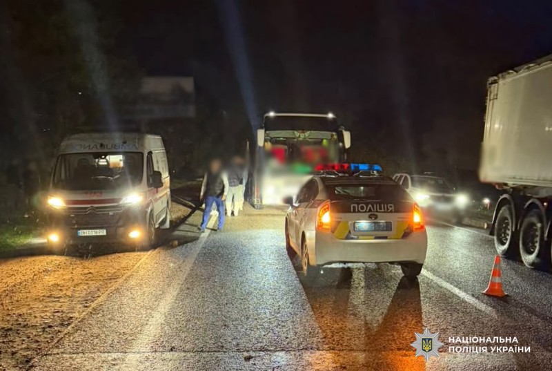 Поблизу Одеси на дорозі до Рені рейсовий автобус смертельно травмував жінку