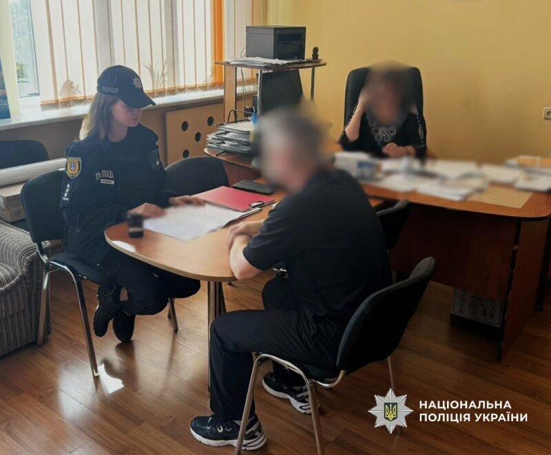 Поліція Одещини перевіряє дії викладача після побиття учня на уроці інформатики