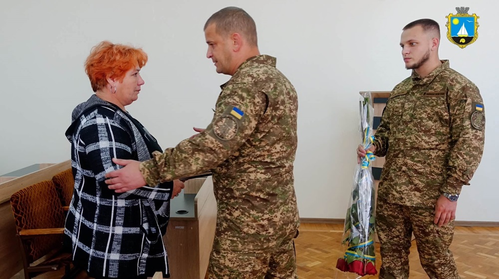 Посмертну нагороду загиблого 25-річного нацгвардійця з Сергіївської громади вручили його матері