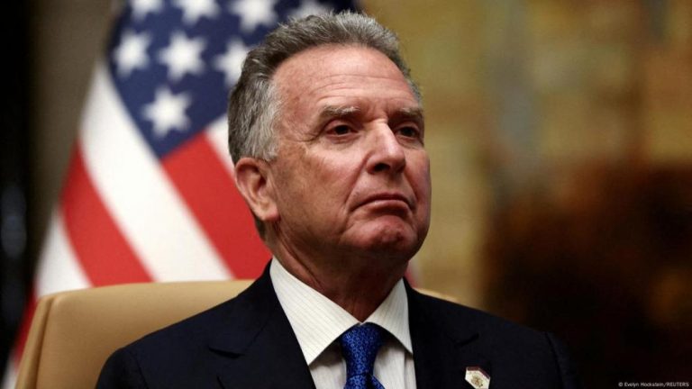 Представник Трампа проведе бесіду з Зеленським і після цього відправиться домовлятися з путіним – повідомляють джерела