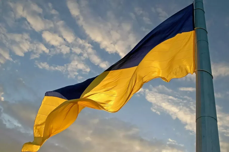 Редакційне звернення до захисників і захисниць України
