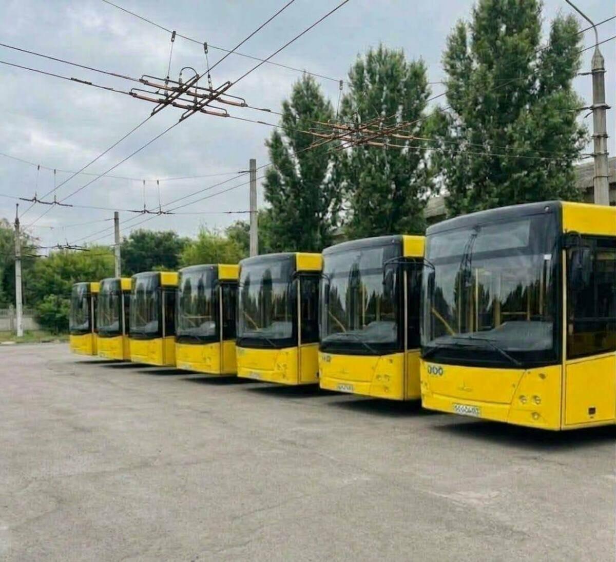 Сім автобусів із Дніпра поповнили автопарк Одеси — де вони курсуватимуть