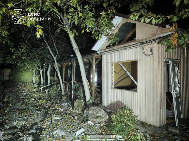 Склад та бази відпочинку в Одеській області пошкоджені внаслідок російських ударів