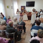 Святкове поєднання мелодій і ніжності сердець у районному клубі восени