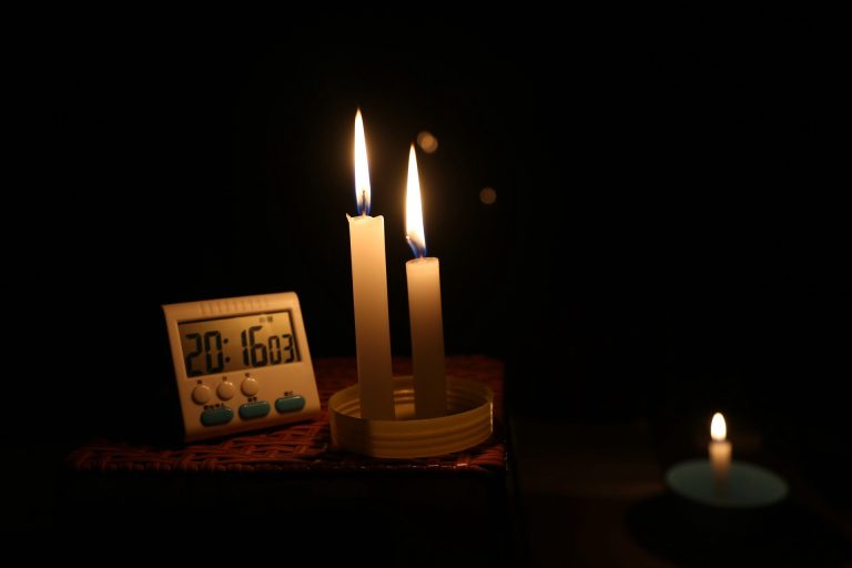 Темної пори доби в Одеській області вразили енергомережі, через що тисячі мешканців опинилися знеструмленими