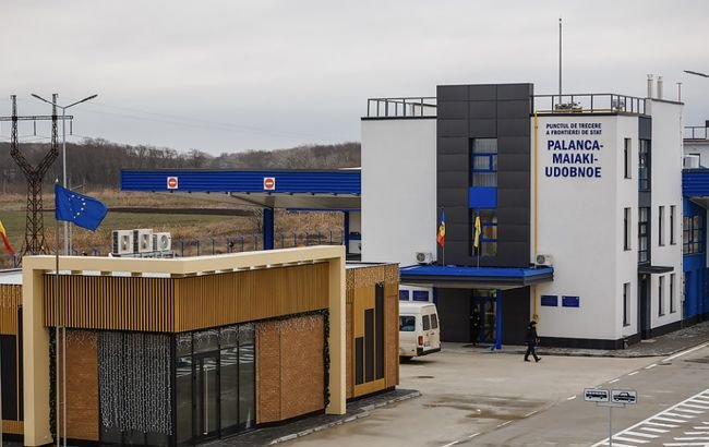 У Одещині рикошетний снаряд влучив у автобус і поранив прикордонника, пункт пропуску Паланка тимчасово закрито
