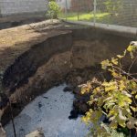 У Одесі через провал ділянки землі людей із будівель поруч попросили тимчасово покинути помешкання