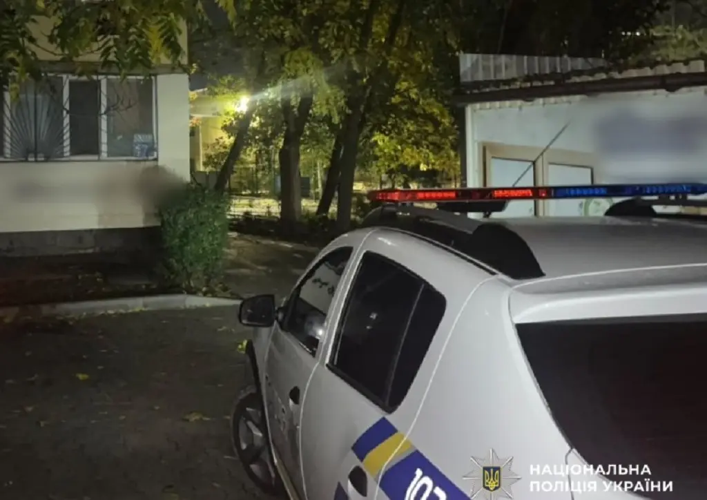 У Південному тринадцятирічна дівчина зірвалася з лоджії 9-го поверху